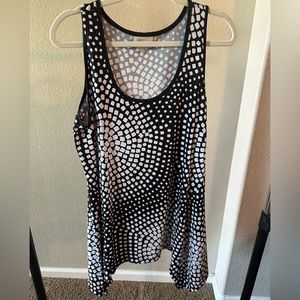 Large black and white sleeveless top